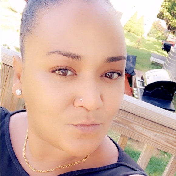 Meet your Posher, Yvette - Picture 1 of 1